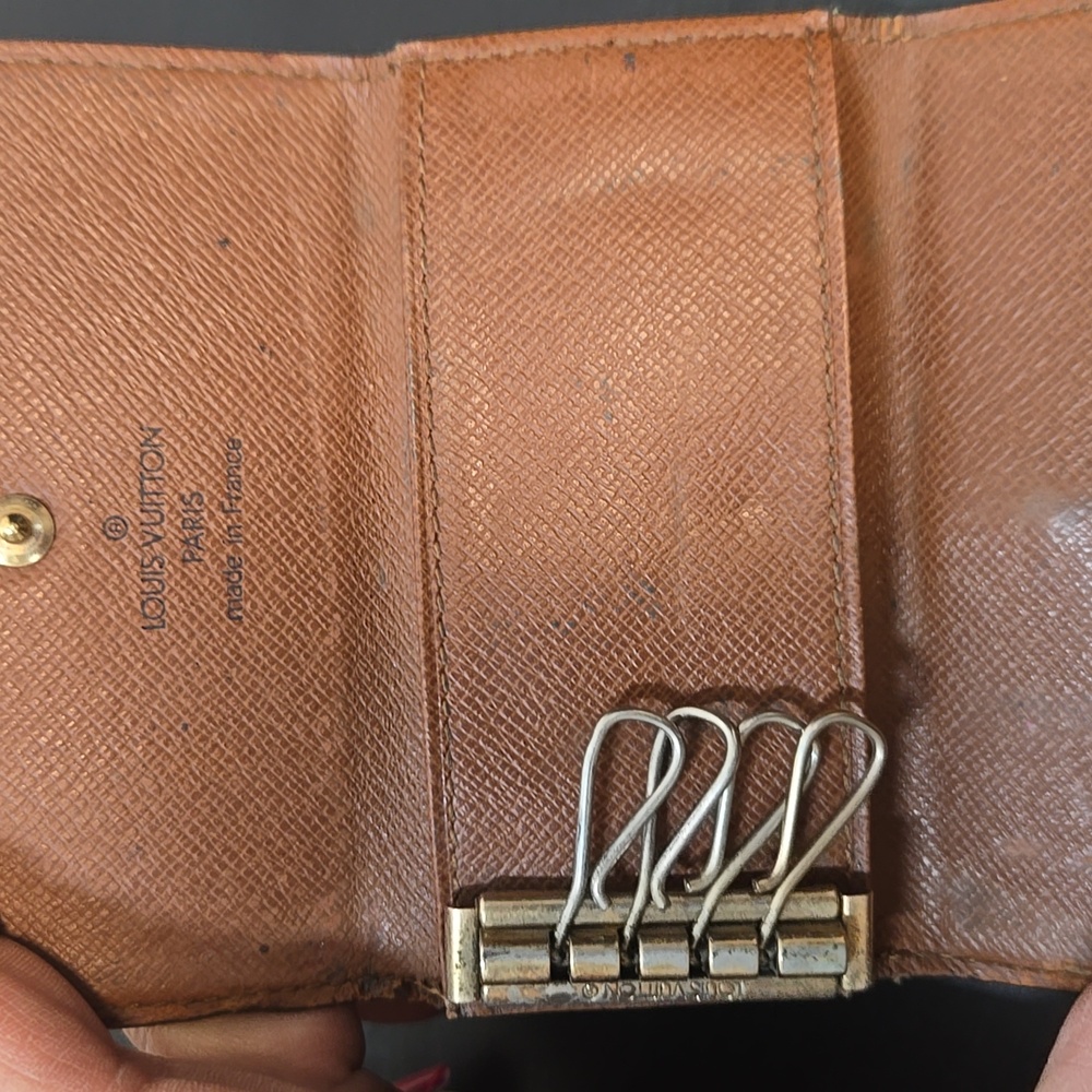Louis Vuitton Tan Key Holder - Picture 8 of 10